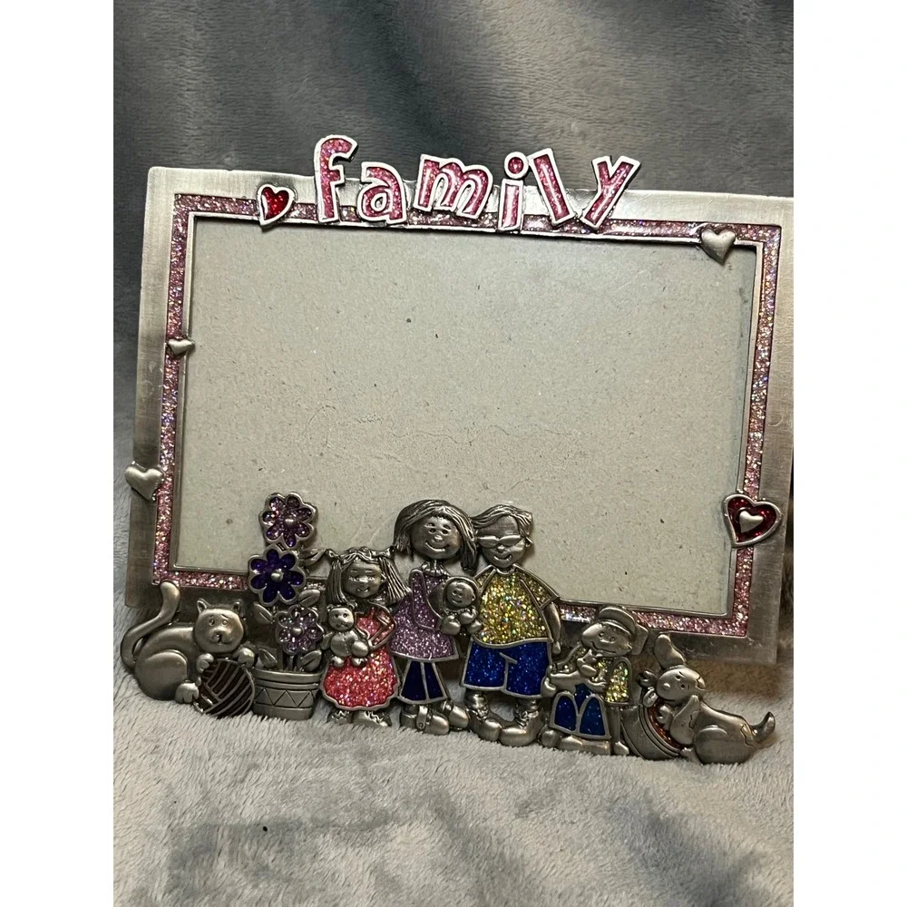Vintage Family 4x6 Metal Picture Frame Glitter Hearts Kids Pets Silver Tone.